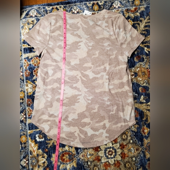 Style & Co Camouflage V-neck Tshirt in Tan - Picture 4 of 6